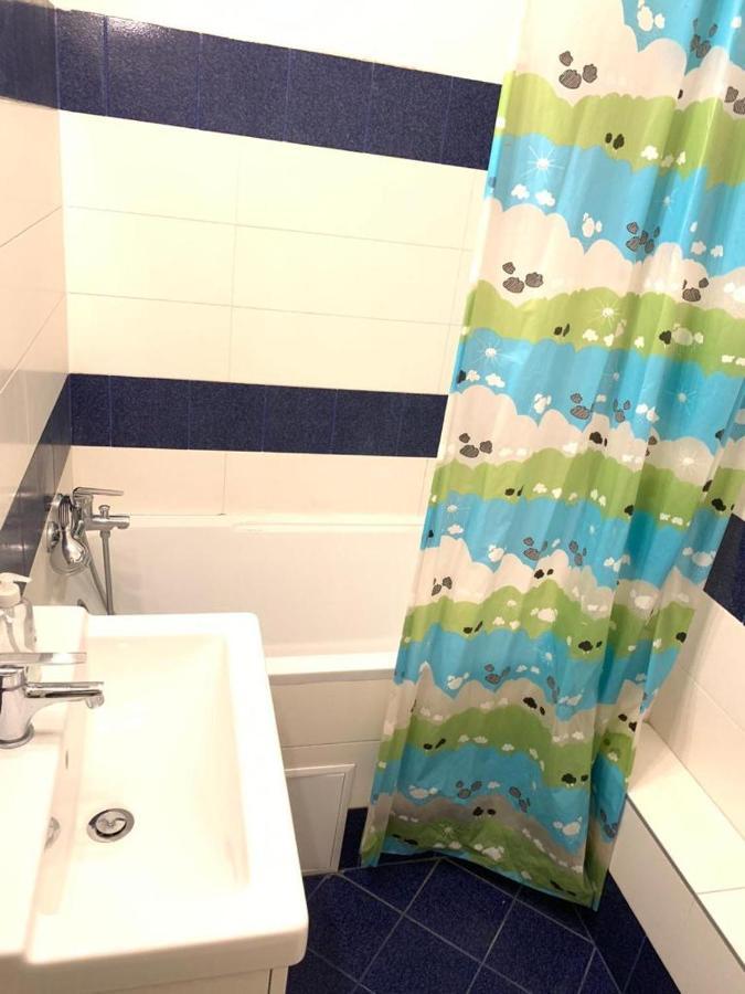 Astoria Metro Apartment Budapest Luaran gambar