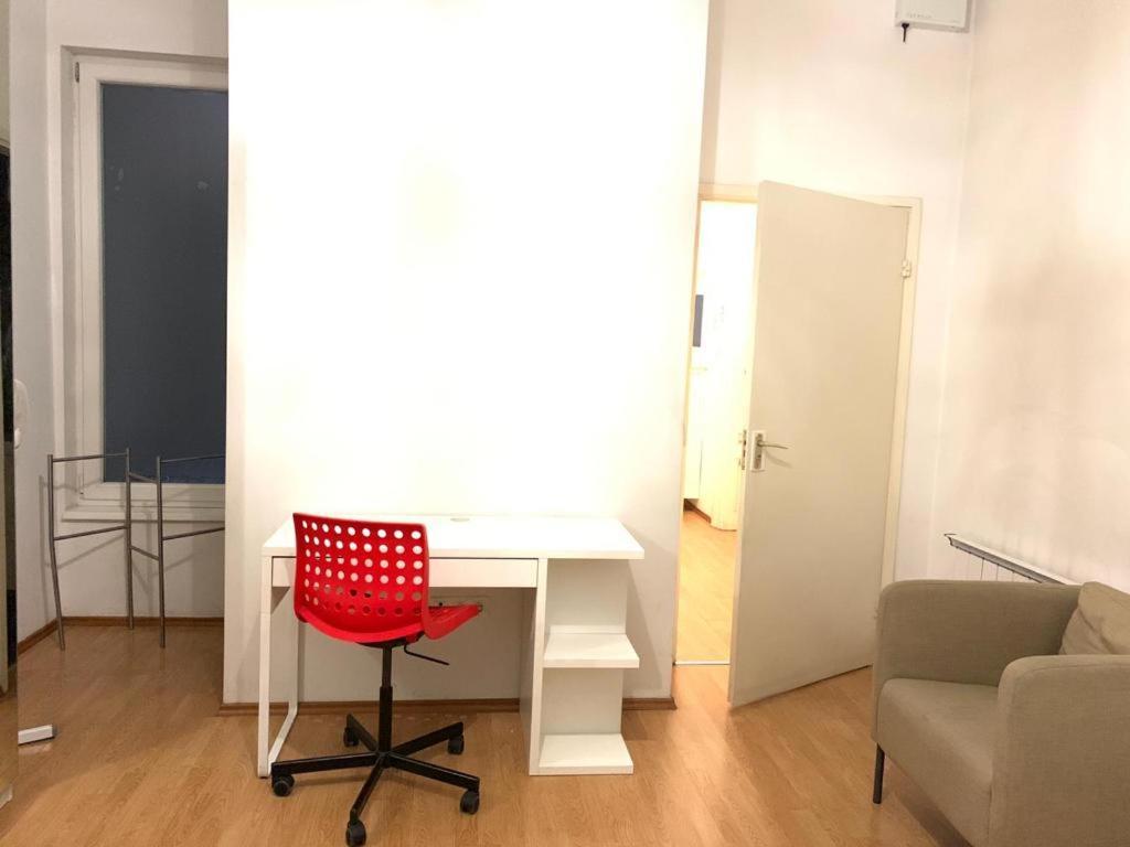 Astoria Metro Apartment Budapest Luaran gambar