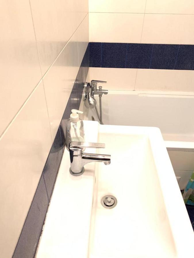 Astoria Metro Apartment Budapest Luaran gambar