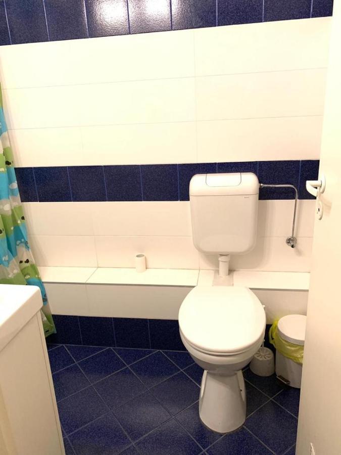 Astoria Metro Apartment Budapest Luaran gambar